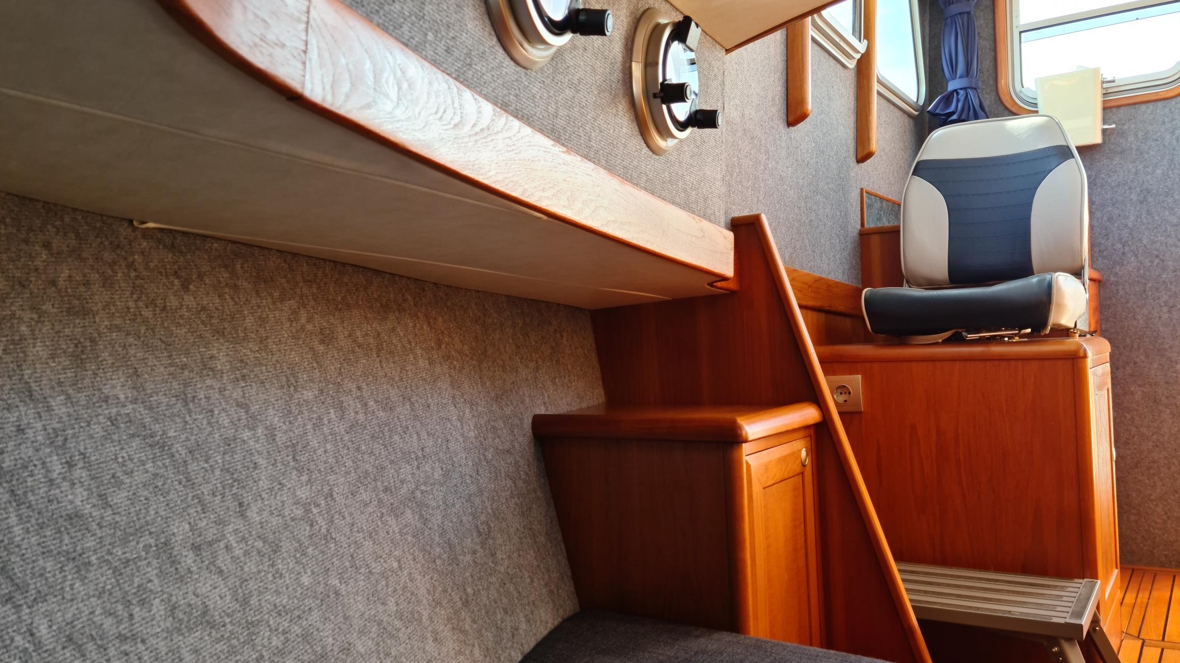 Trawler (25)